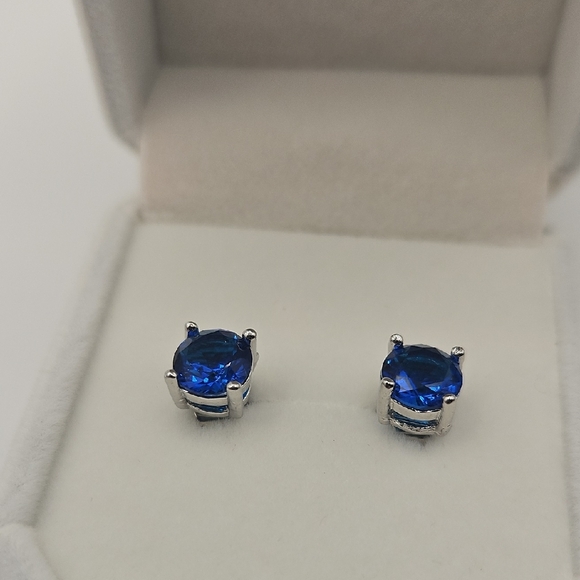 Effy Sapphire Blue Stud Earrings - Picture 4 of 12